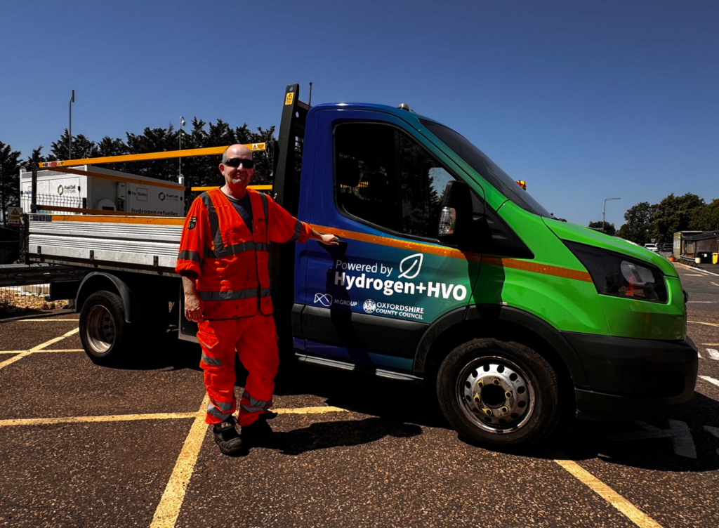 Oxfordshire trials dual-fuel HVO and hydrogen truck for road maintenance